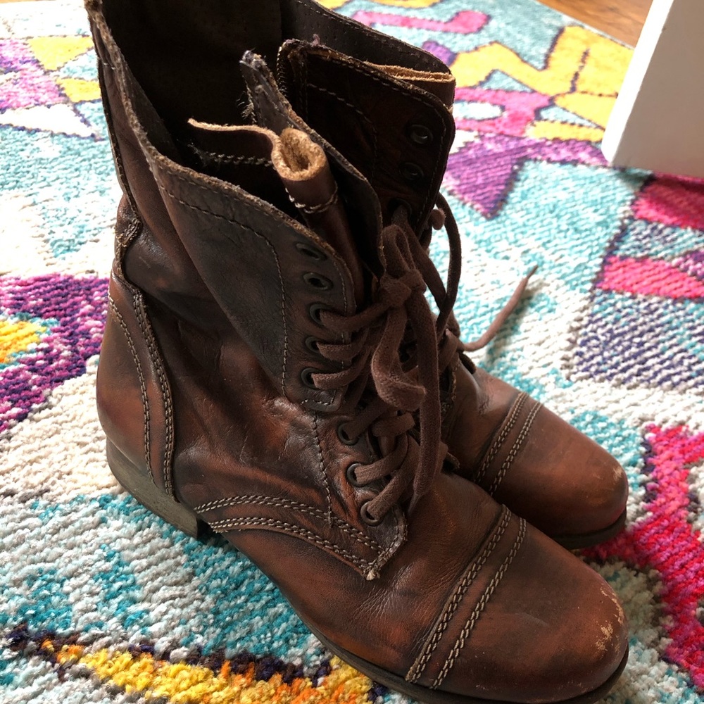 Steve maddens combat boots